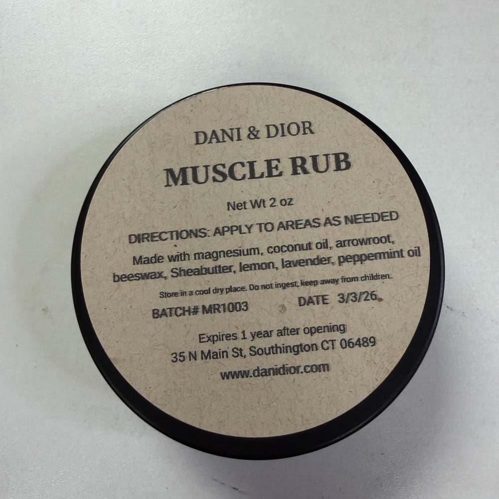 Muscle Rub - Black Jar or Tin 2 oz - Picture 2 of 2